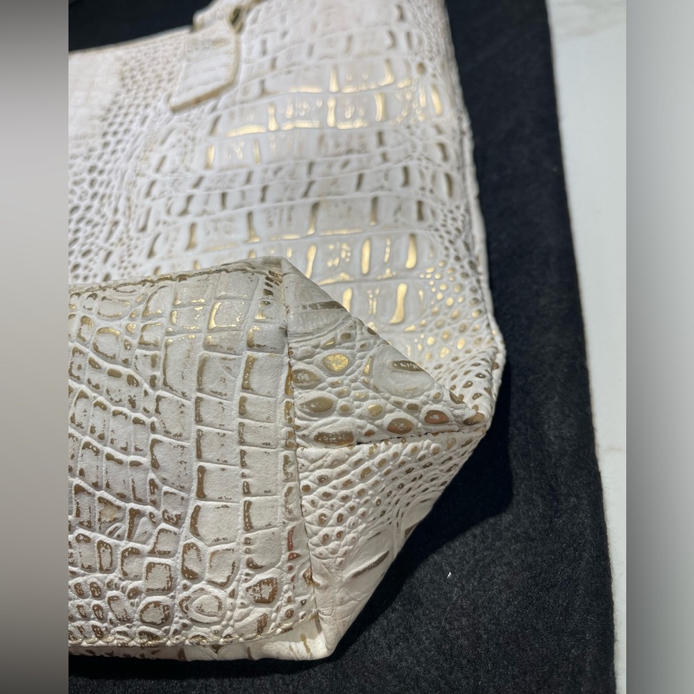 MARC FISHER Tote bag, approx 17”W x 13”H x 4”, White/gold Alligator look PVC - Picture 14 of 15